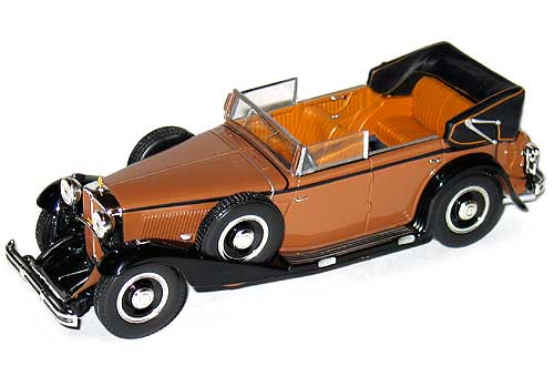 коллекционная модель автомобиля Maybach в масштабе 1:43