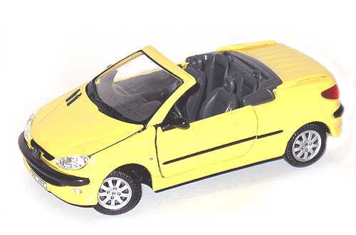 коллекционная модель автомобиля Peugeot в масштабе 1:43