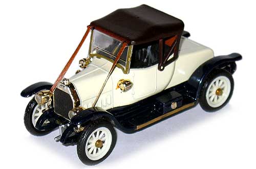 коллекционная модель автомобиля Fiat в масштабе 1:43